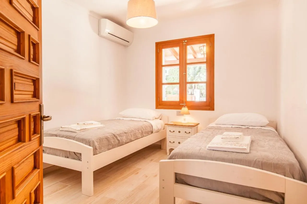 Villa Can Garu - Beautiful Villa Walking Distance To Puerto Pollensa Spain